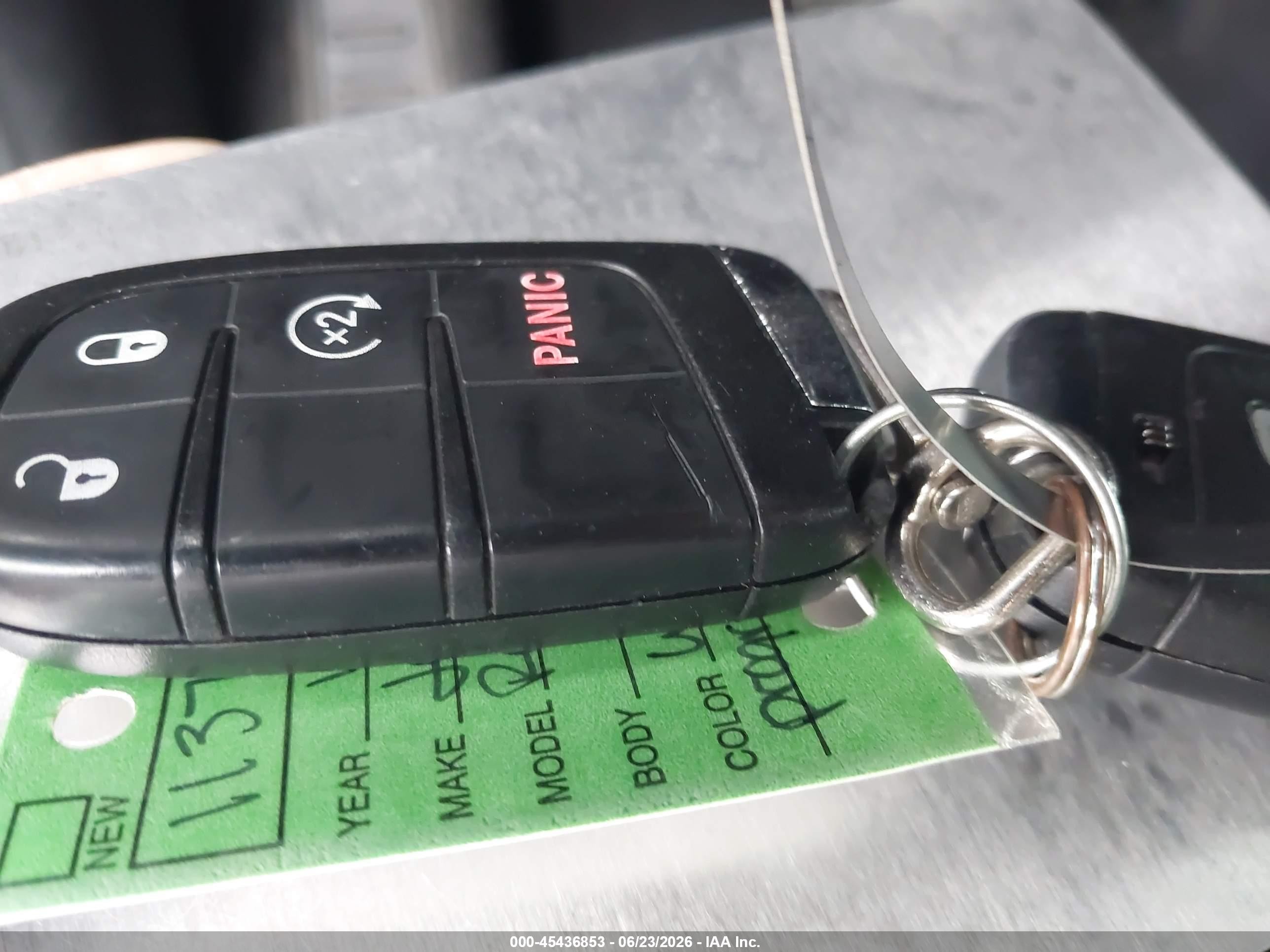 2015 Jeep Renegade Limited White vin: ZACCJBDT7FPB29737