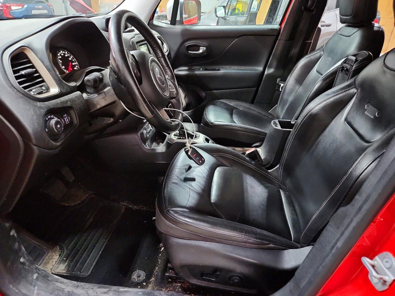 2015 Jeep Renegade Limited Red vin: ZACCJBDT7FPB32671