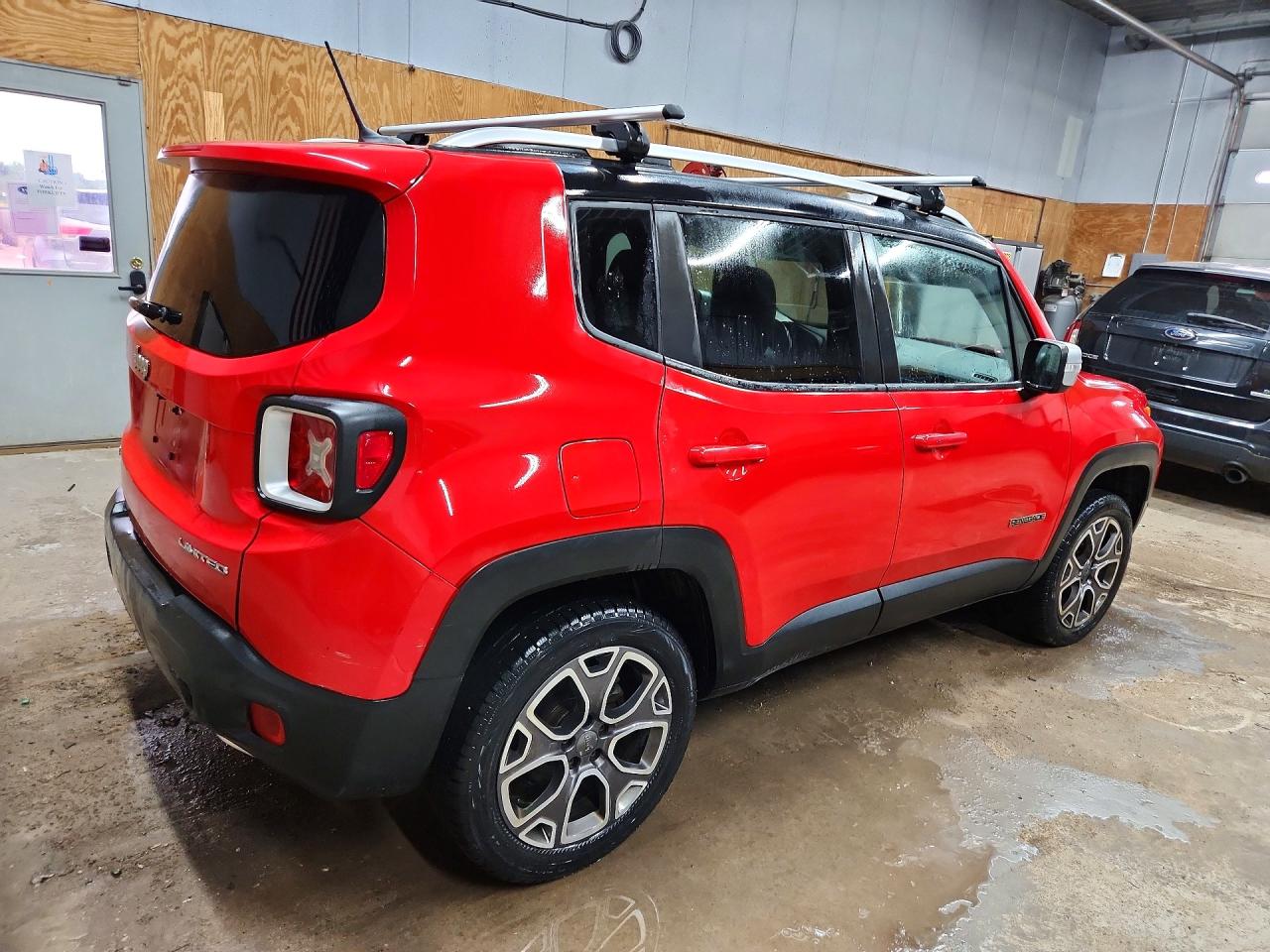 2015 Jeep Renegade Limited Red vin: ZACCJBDT7FPB32671