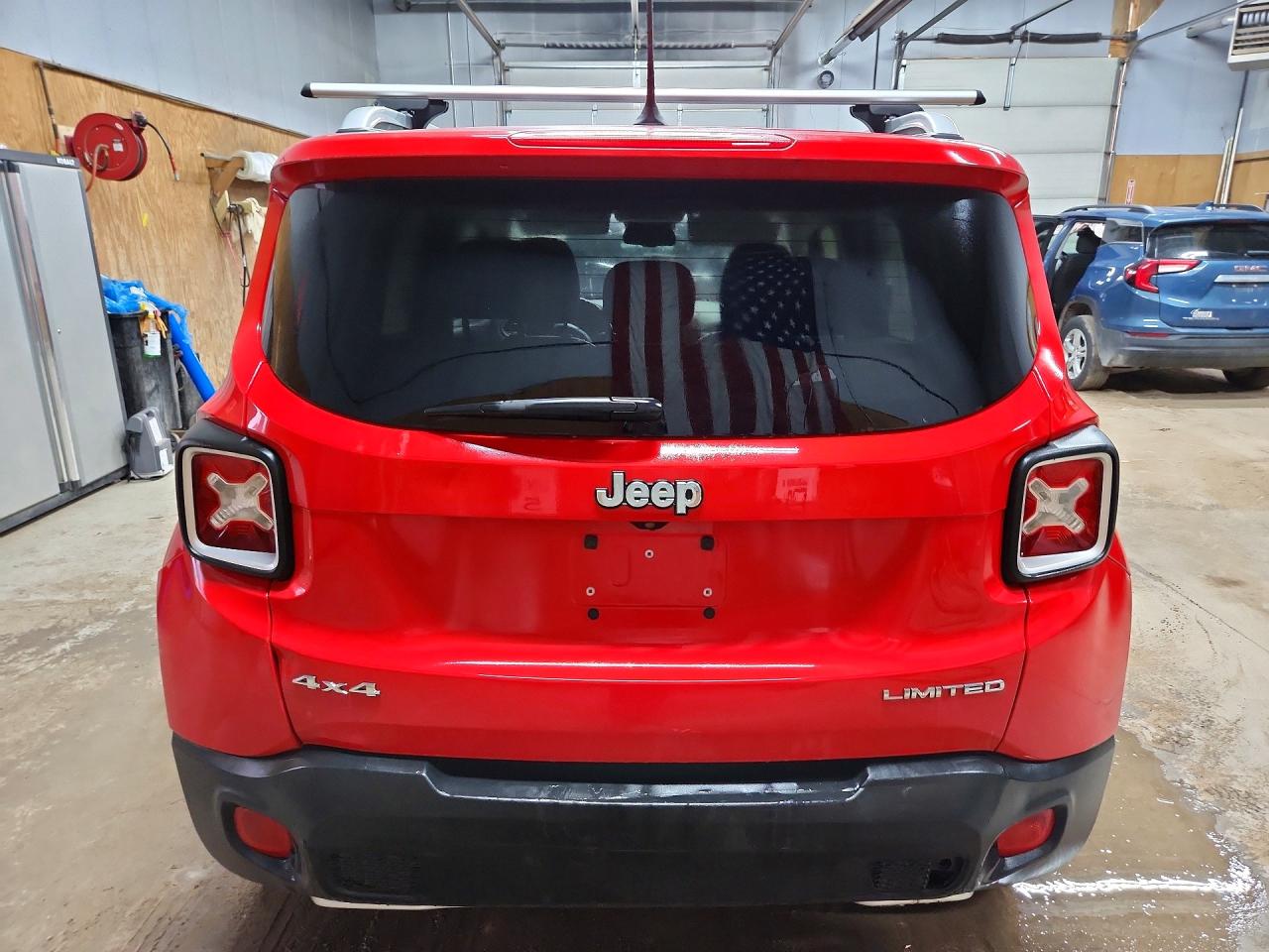 2015 Jeep Renegade Limited Red vin: ZACCJBDT7FPB32671