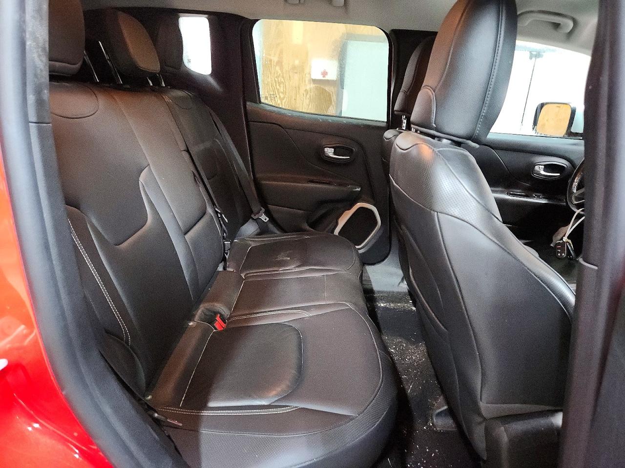 2015 Jeep Renegade Limited Red vin: ZACCJBDT7FPB32671