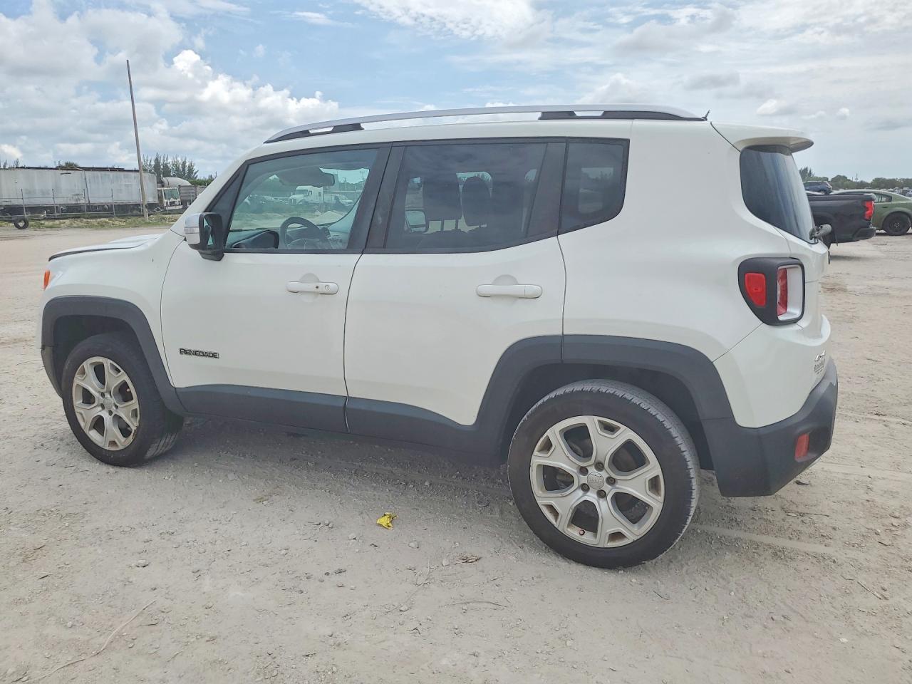 2015 Jeep Renegade Limited White vin: ZACCJBDT7FPC07157