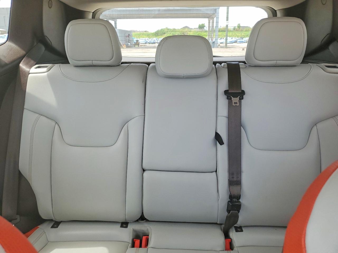 2015 Jeep Renegade Limited White vin: ZACCJBDT7FPC07157