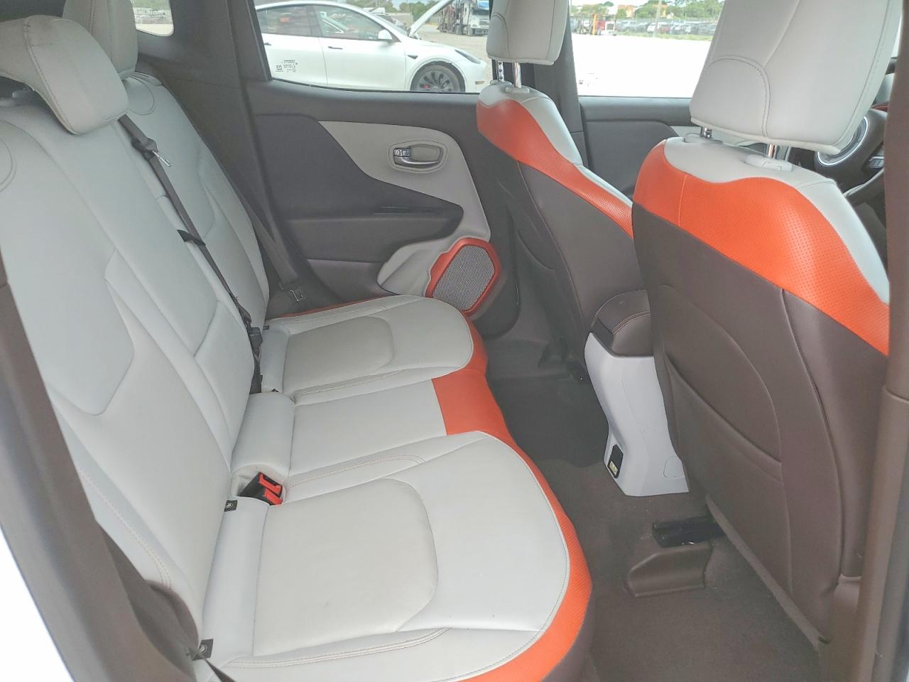 2015 Jeep Renegade Limited White vin: ZACCJBDT7FPC07157
