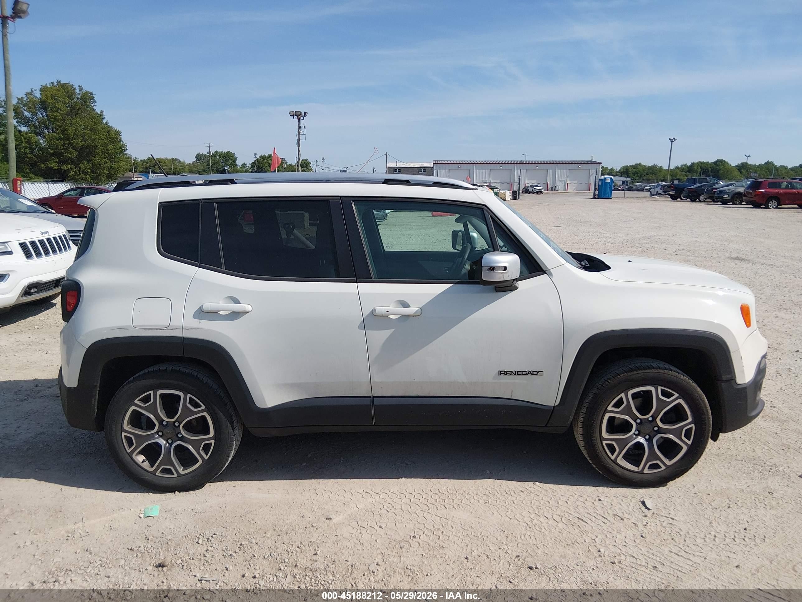 2015 Jeep Renegade Limited White vin: ZACCJBDT7FPC31247
