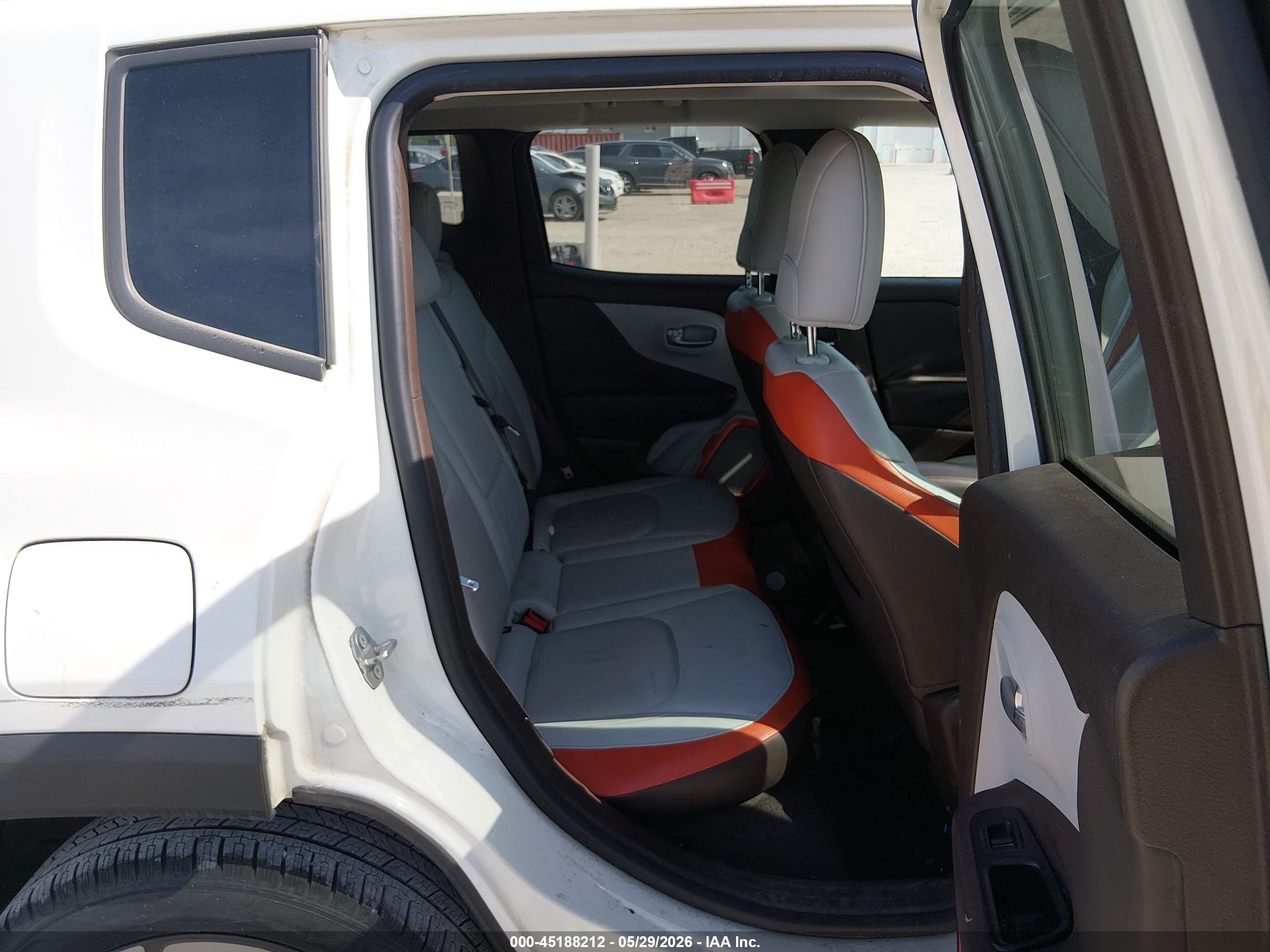 2015 Jeep Renegade Limited White vin: ZACCJBDT7FPC31247