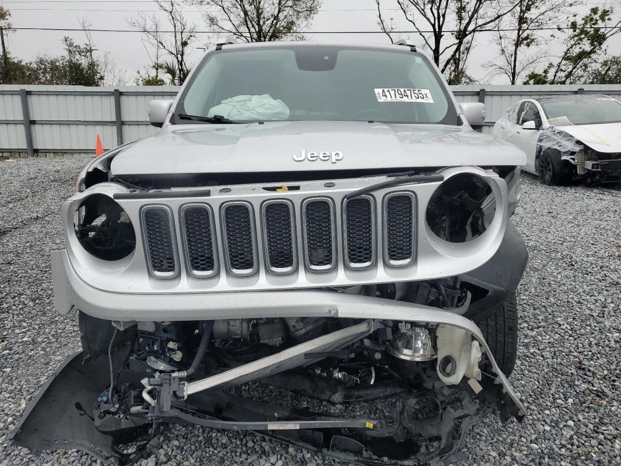 2015 Jeep Renegade Limited Silver vin: ZACCJBDT8FPB18763