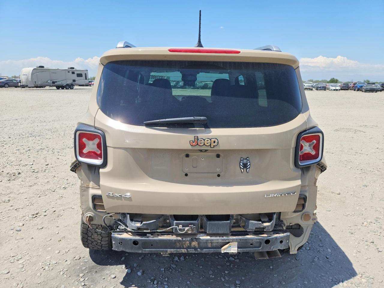 2015 Jeep Renegade Limited Tan vin: ZACCJBDT8FPB34221