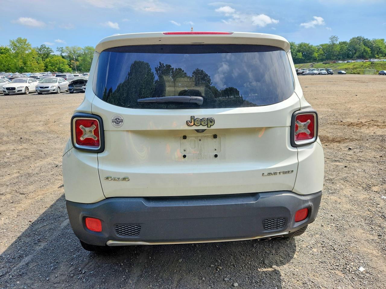 2015 Jeep Renegade Limited White vin: ZACCJBDT8FPB46286