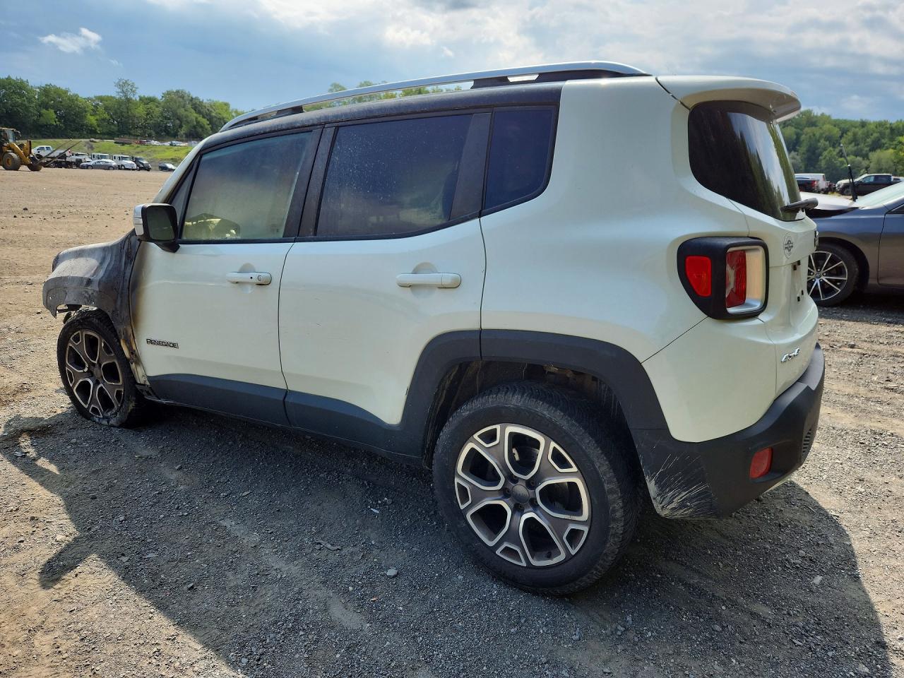 2015 Jeep Renegade Limited White vin: ZACCJBDT8FPB46286