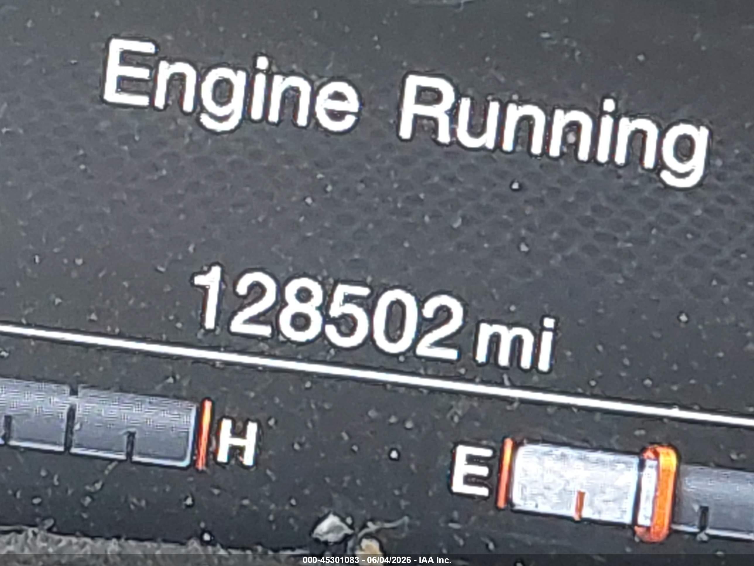 2015 Jeep Renegade Limited Silver vin: ZACCJBDT8FPC05482
