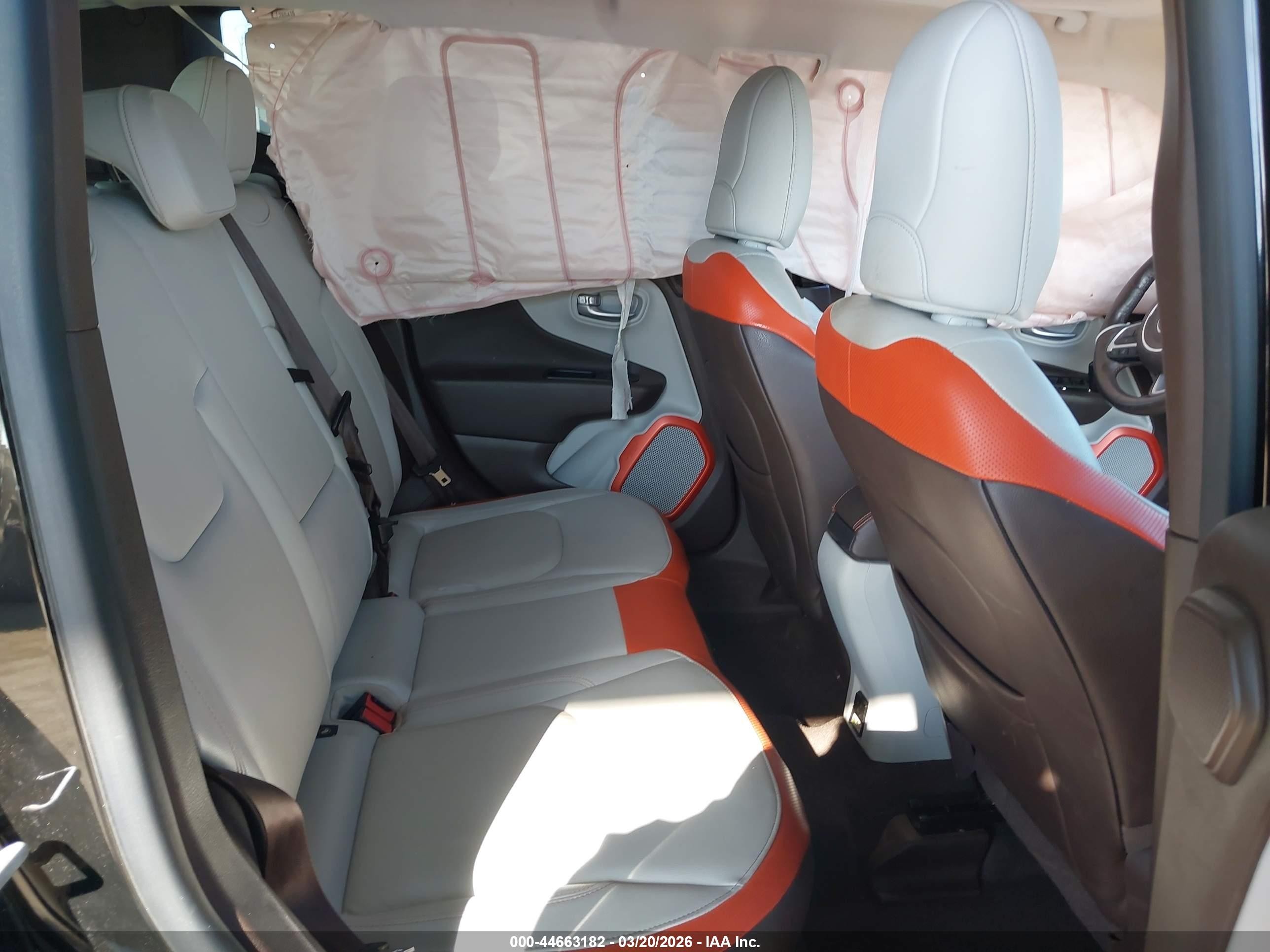 2015 Jeep Renegade Limited Black vin: ZACCJBDTXFPB98244