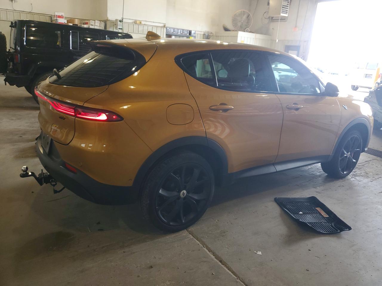 2023 Dodge Hornet Gt Gold vin: ZACNDFAN0P3A00888