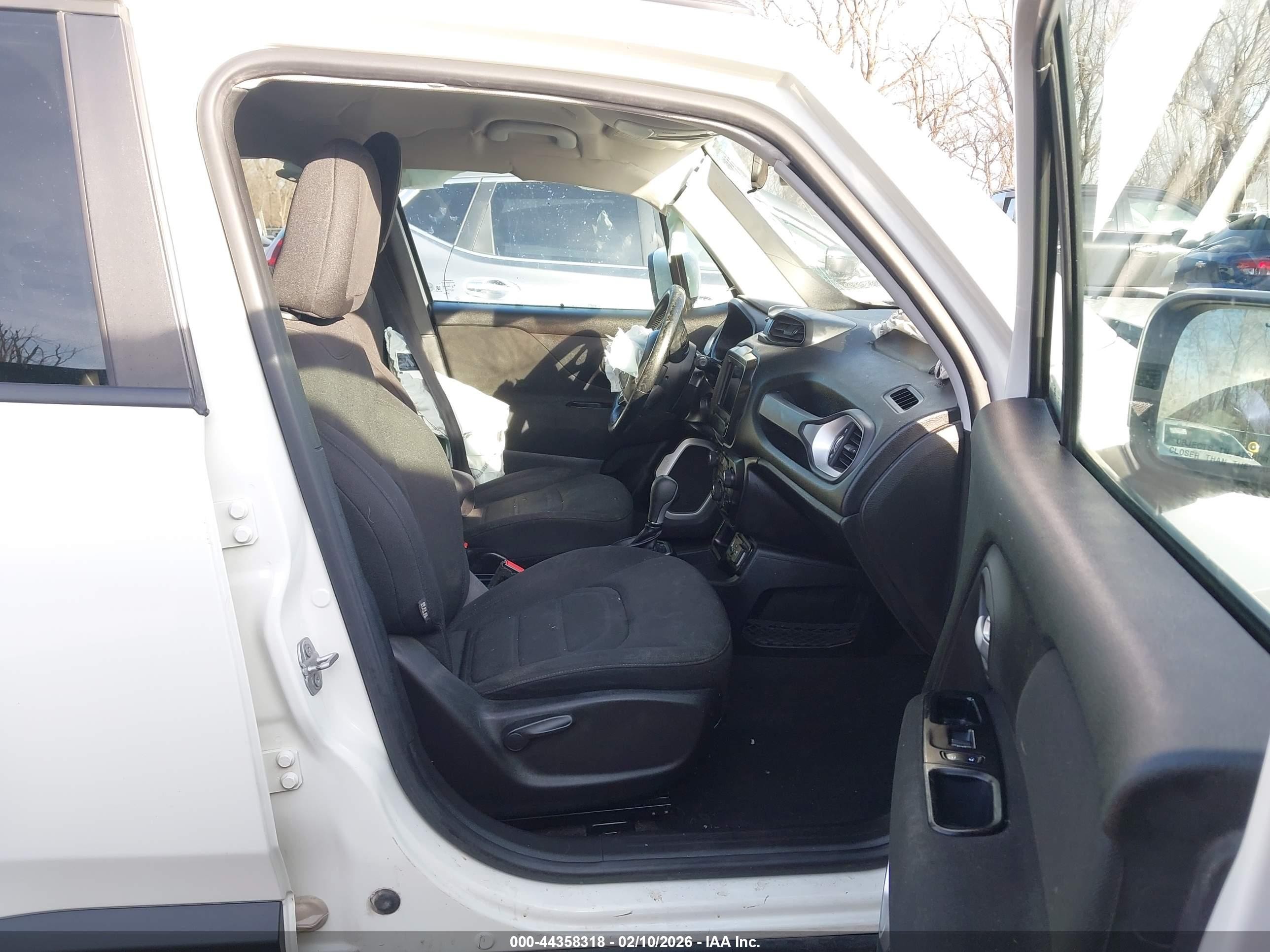 2019 Jeep Renegade Latitude Fwd White vin: ZACNJABB1KPK31961