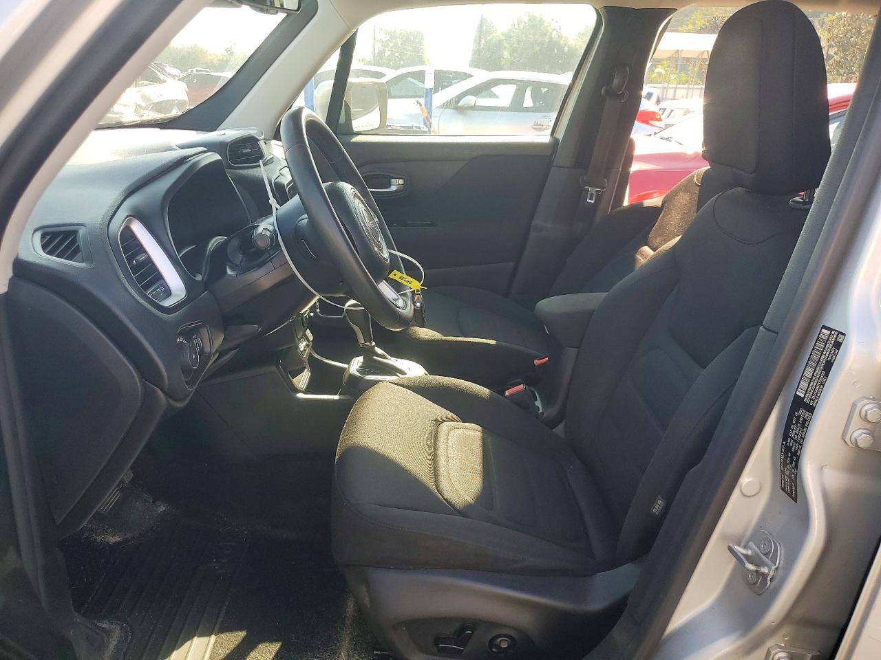 2019 Jeep Renegade Latitude Silver vin: ZACNJABB7KPK04750