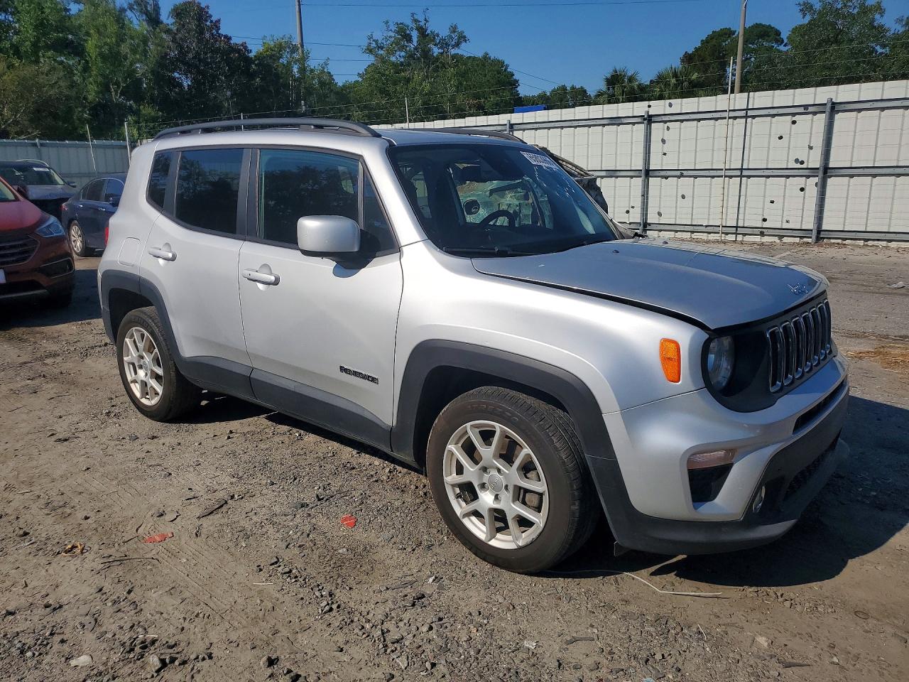 2019 Jeep Renegade Latitude Silver vin: ZACNJABB7KPK04750