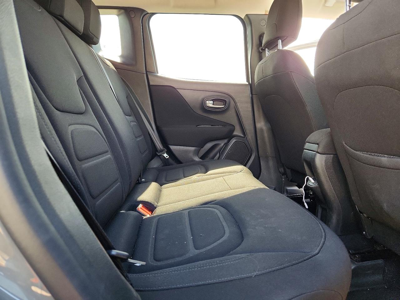 2019 Jeep Renegade Latitude Gray vin: ZACNJBBB0KPK64326