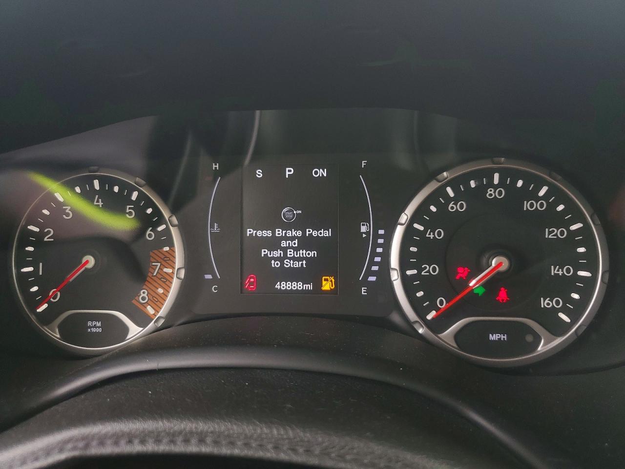2020 Jeep Renegade Latitude Серебряный vin: ZACNJBBB1LPL29072