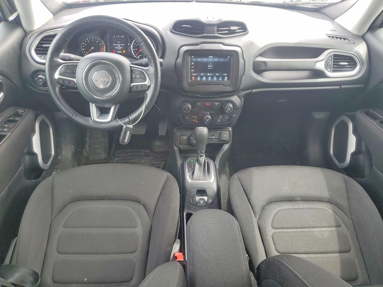 2020 Jeep Renegade Latitude Серебряный vin: ZACNJBBB1LPL29072