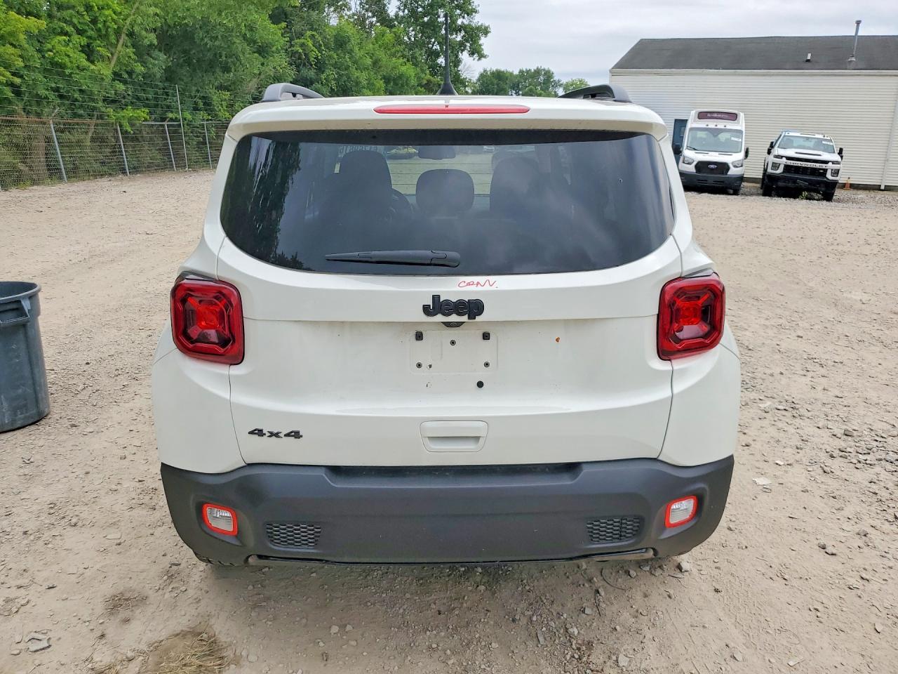 2020 Jeep Renegade Latitude White vin: ZACNJBBB1LPL89353
