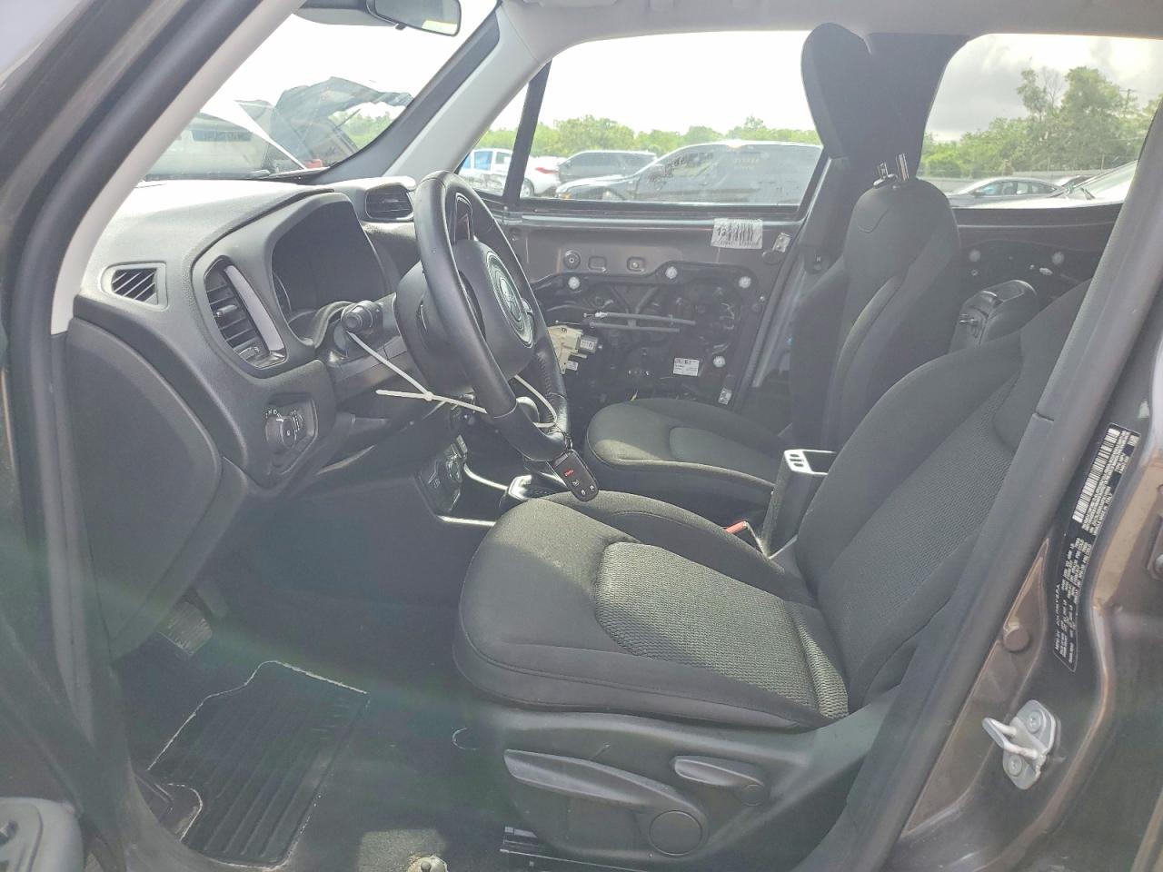 2019 Jeep Renegade Latitude Charcoal vin: ZACNJBBB3KPK18098