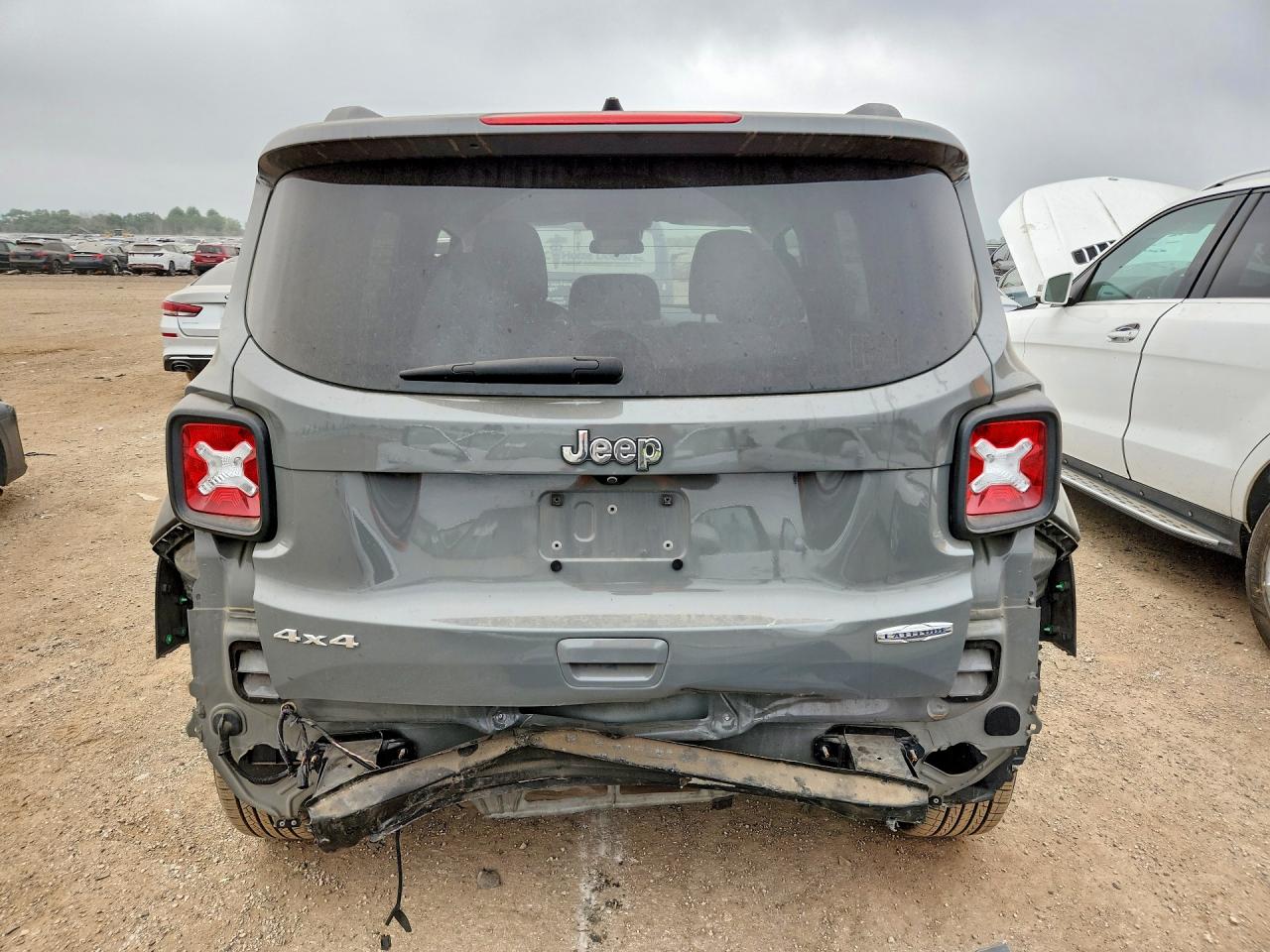 2020 Jeep Renegade Latitude Gray vin: ZACNJBBB6LPL52850