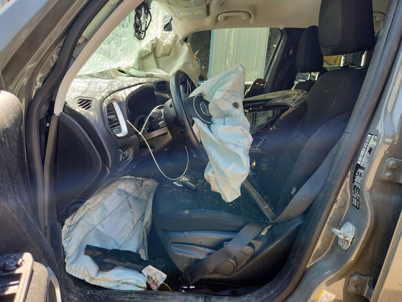 2020 Jeep Renegade Latitude Gray vin: ZACNJBBB6LPL97979