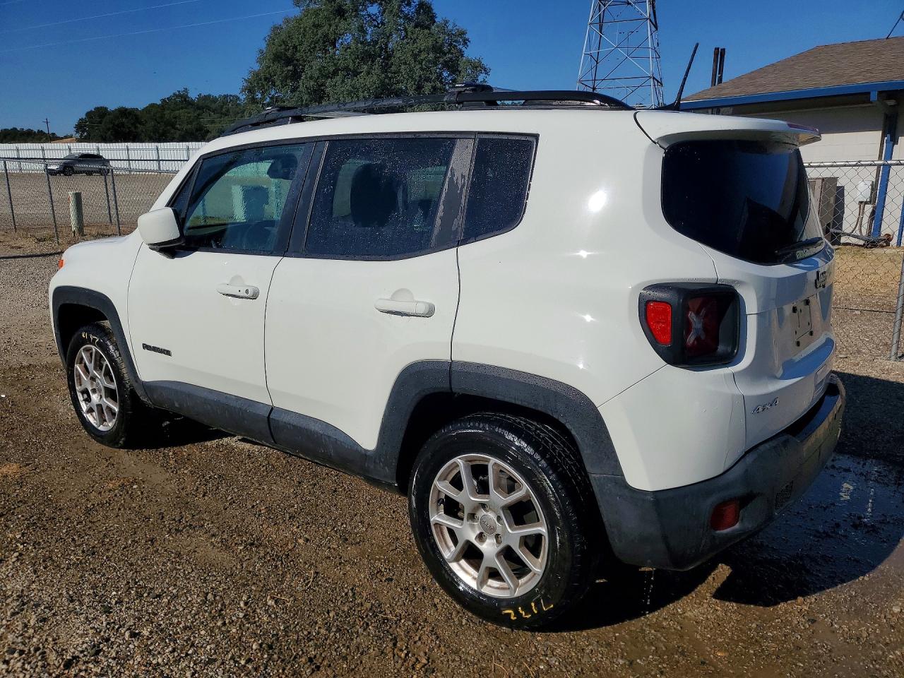 2020 Jeep Renegade Latitude White vin: ZACNJBBBXLPL27451