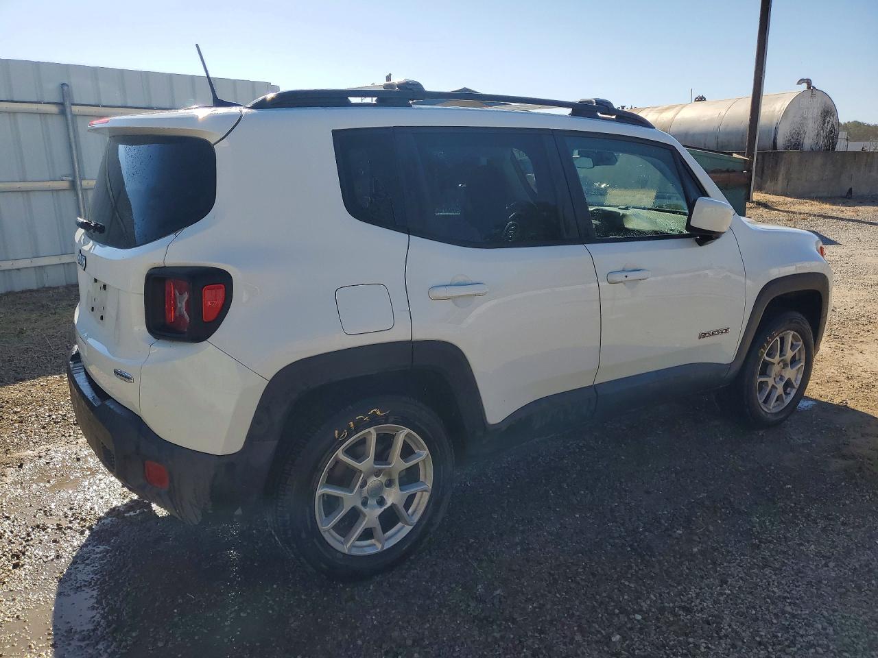 2020 Jeep Renegade Latitude White vin: ZACNJBBBXLPL27451