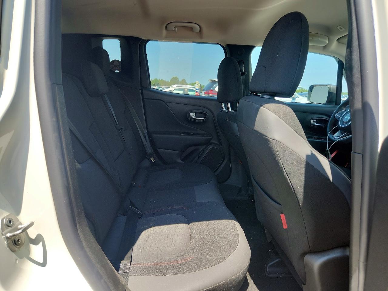 2020 Jeep Renegade Trailhawk White vin: ZACNJBC13LPL07936