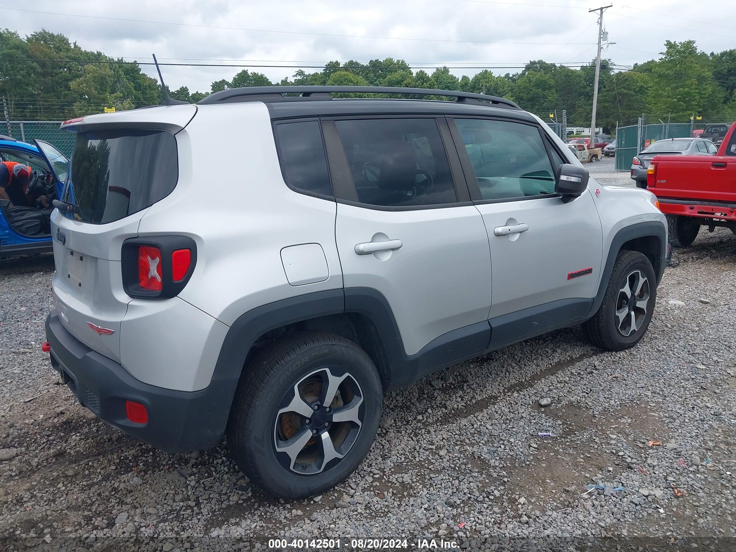 2019 Jeep Renegade Trailhawk 4x4 Серебряный vin: ZACNJBC17KPK00239