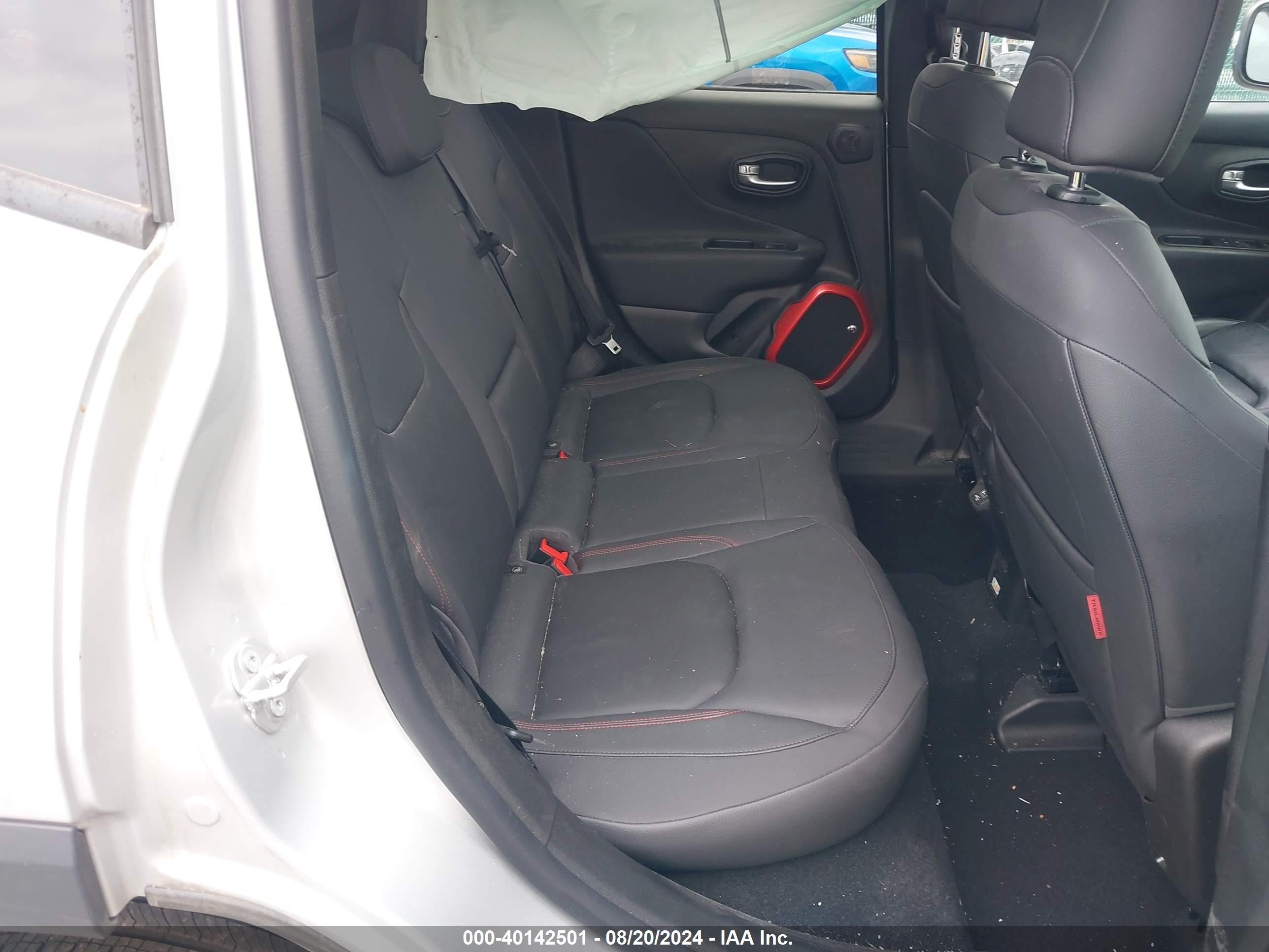 2019 Jeep Renegade Trailhawk 4x4 Серебряный vin: ZACNJBC17KPK00239
