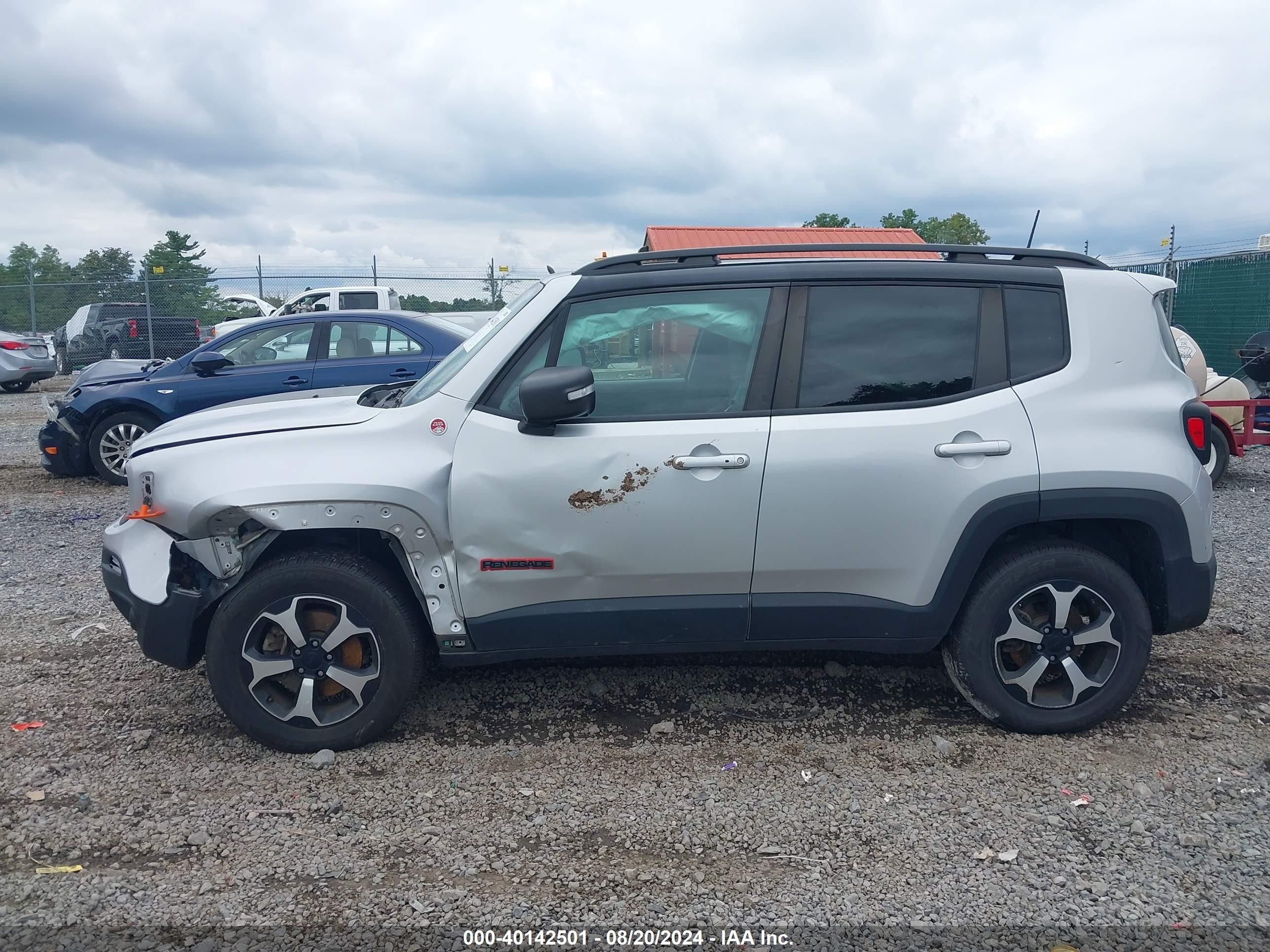 2019 Jeep Renegade Trailhawk 4x4 Серебряный vin: ZACNJBC17KPK00239