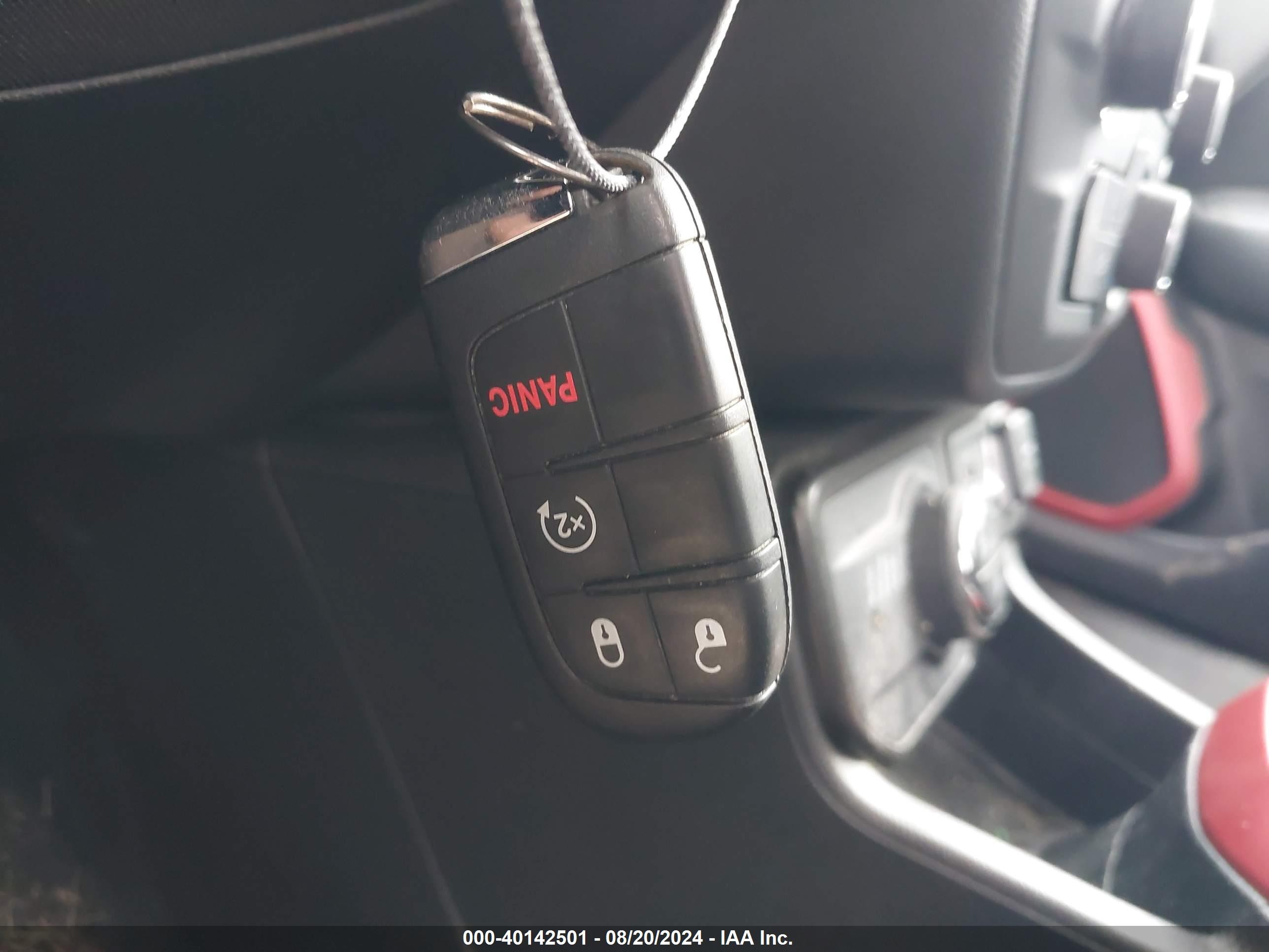 2019 Jeep Renegade Trailhawk 4x4 Серебряный vin: ZACNJBC17KPK00239