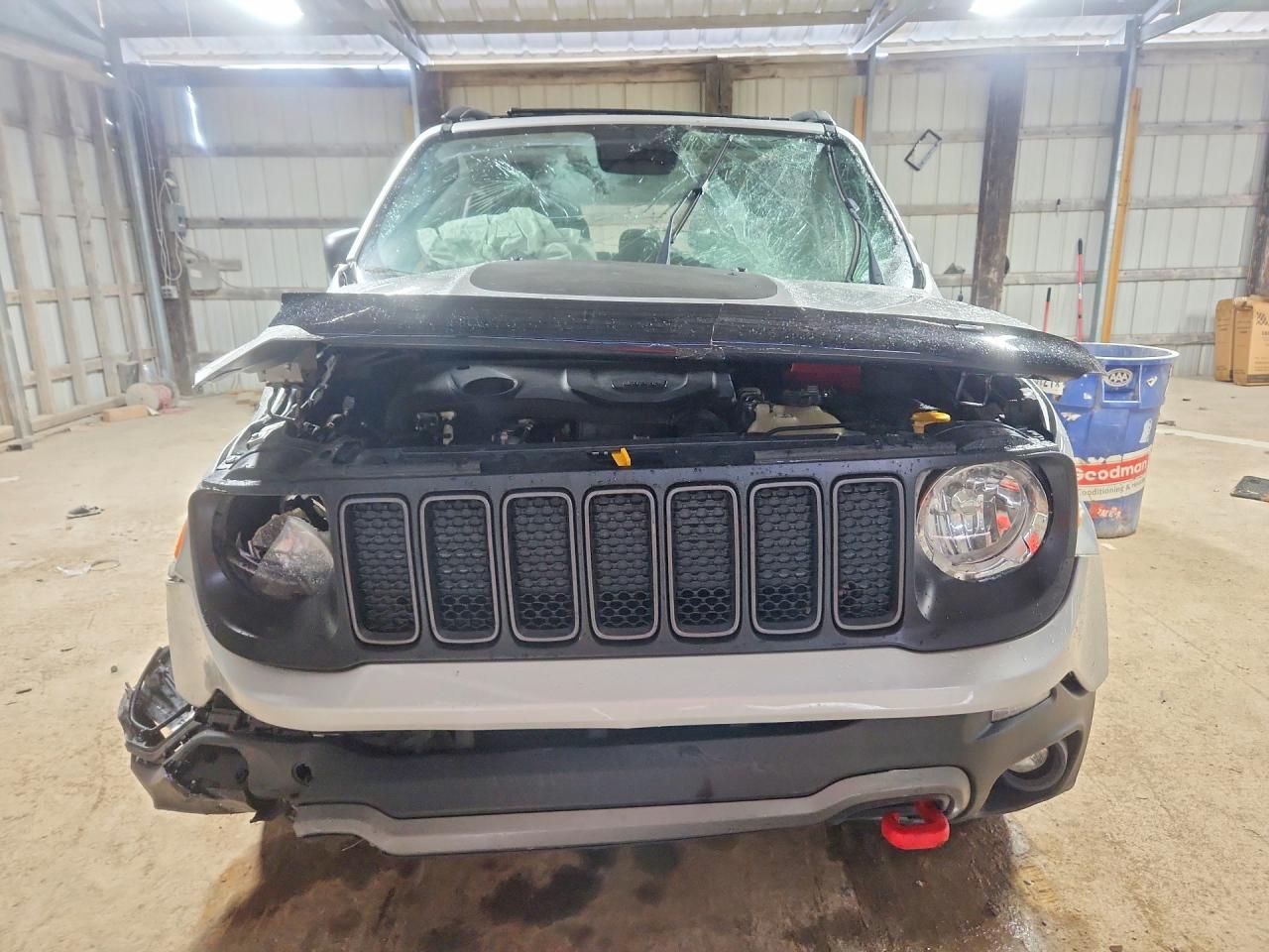 2019 Jeep Renegade Trailhawk Серебряный vin: ZACNJBC17KPK00239