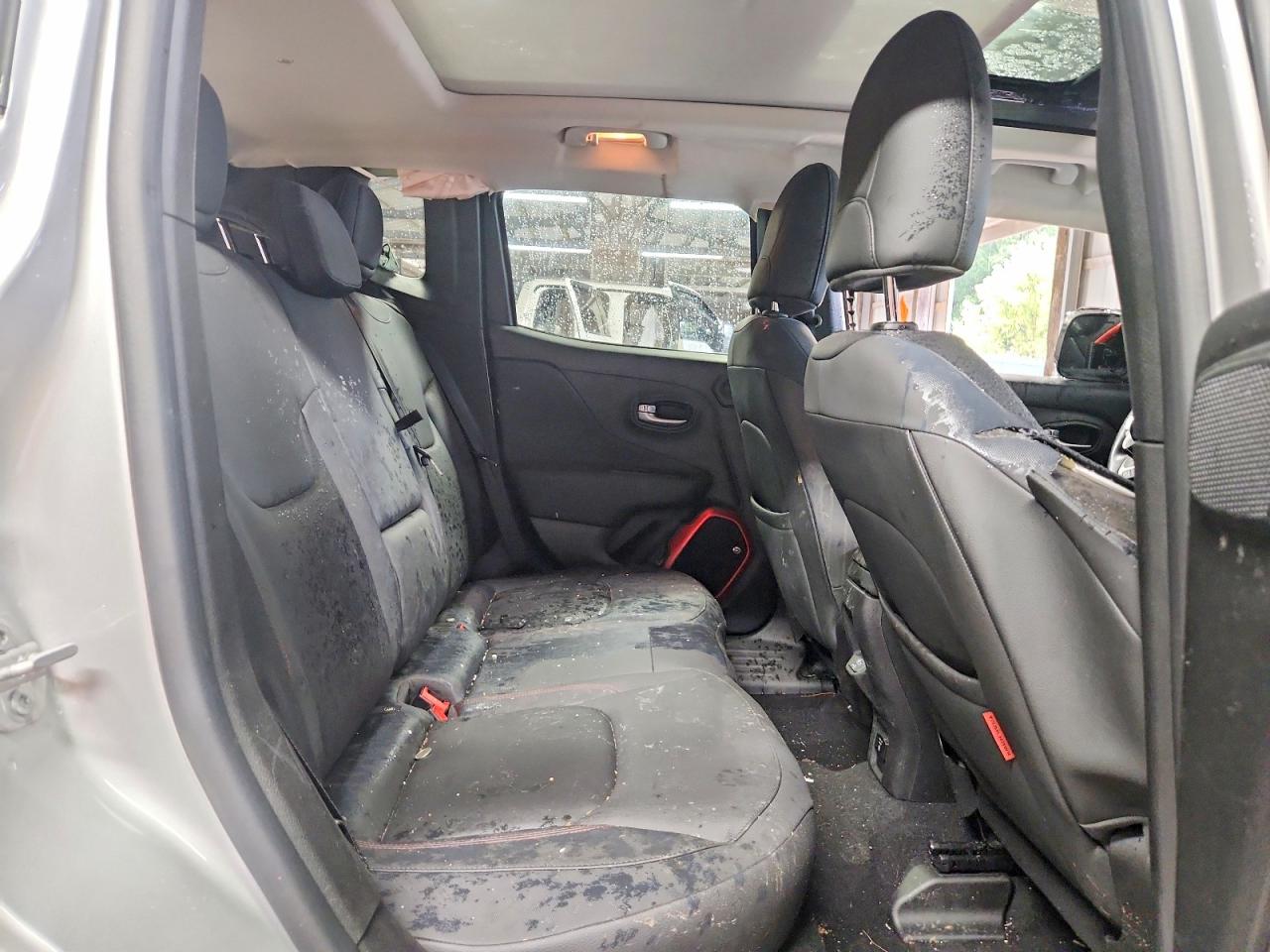 2019 Jeep Renegade Trailhawk Серебряный vin: ZACNJBC17KPK00239