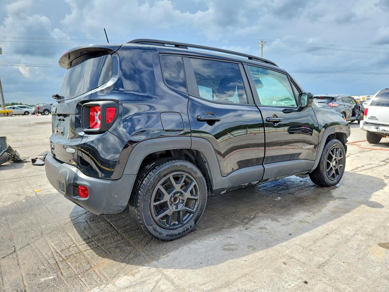 2021 Jeep Renegade Latitude Black vin: ZACNJCBB4MPN26826
