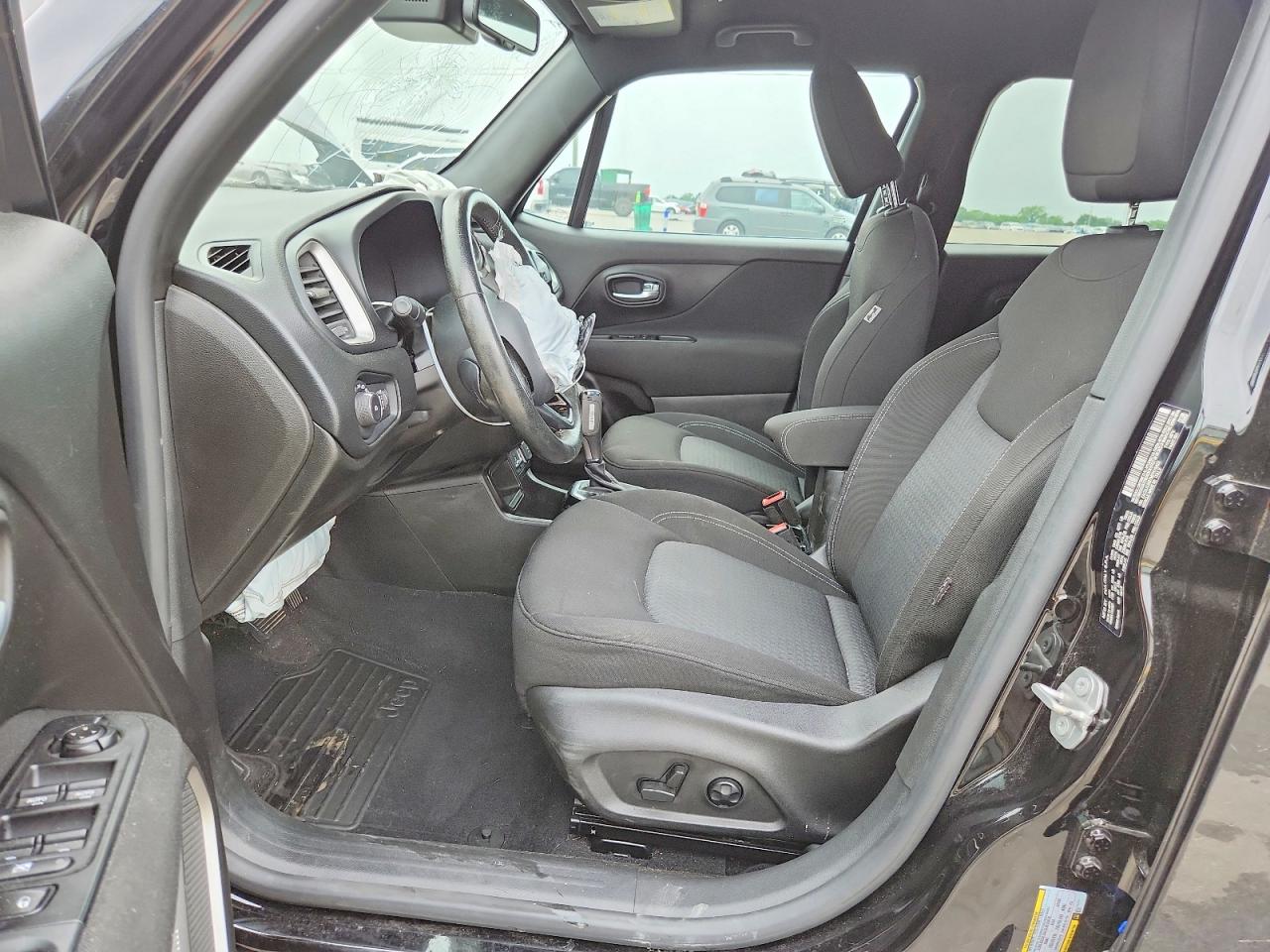 2021 Jeep Renegade Latitude Черный vin: ZACNJCBB7MPN16422