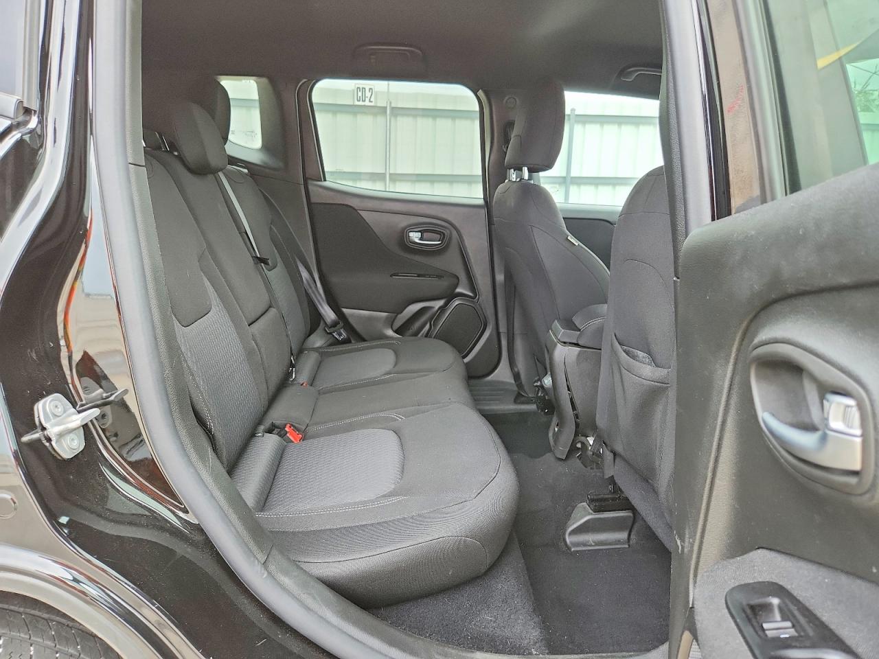 2021 Jeep Renegade Latitude Черный vin: ZACNJCBB7MPN16422