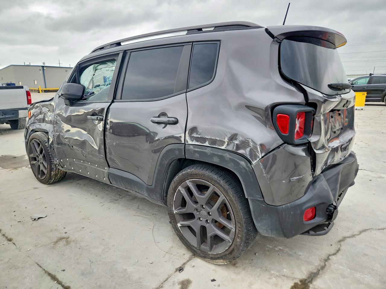 2021 Jeep Renegade Latitude Gray vin: ZACNJCBB9MPM33462