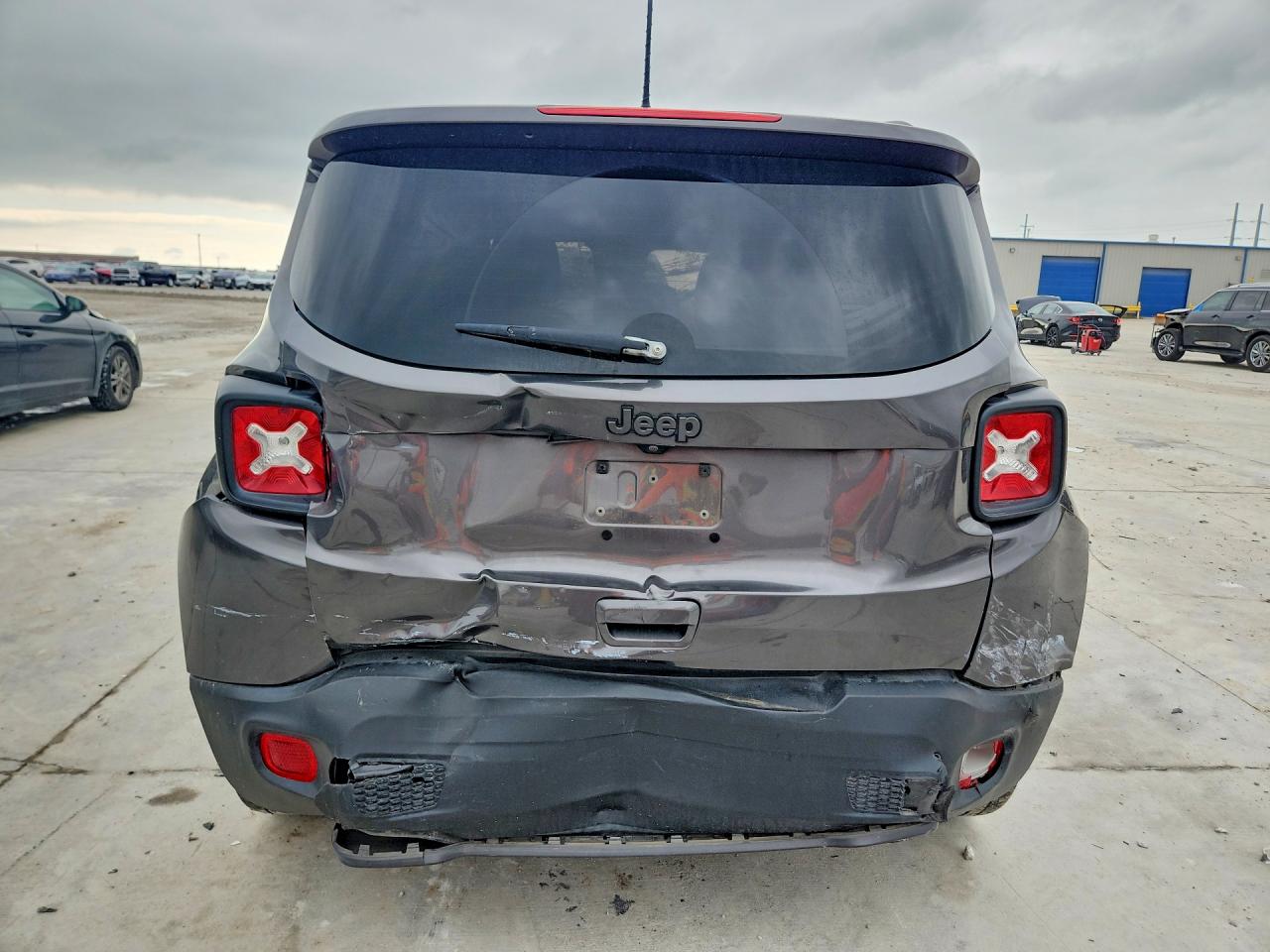 2021 Jeep Renegade Latitude Gray vin: ZACNJCBB9MPM33462