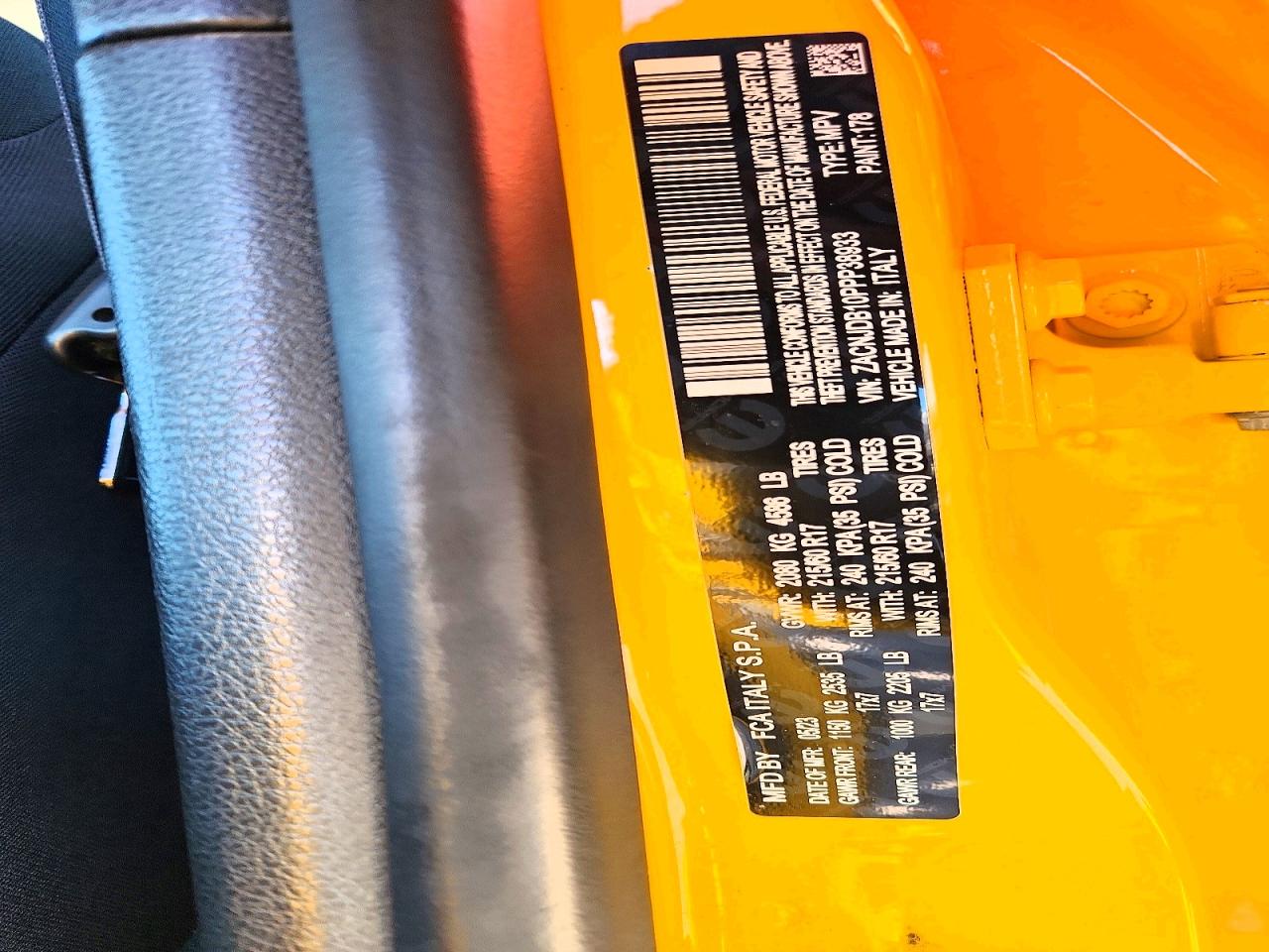 2023 Jeep Renegade Latitude Желтый vin: ZACNJDB10PPP38933