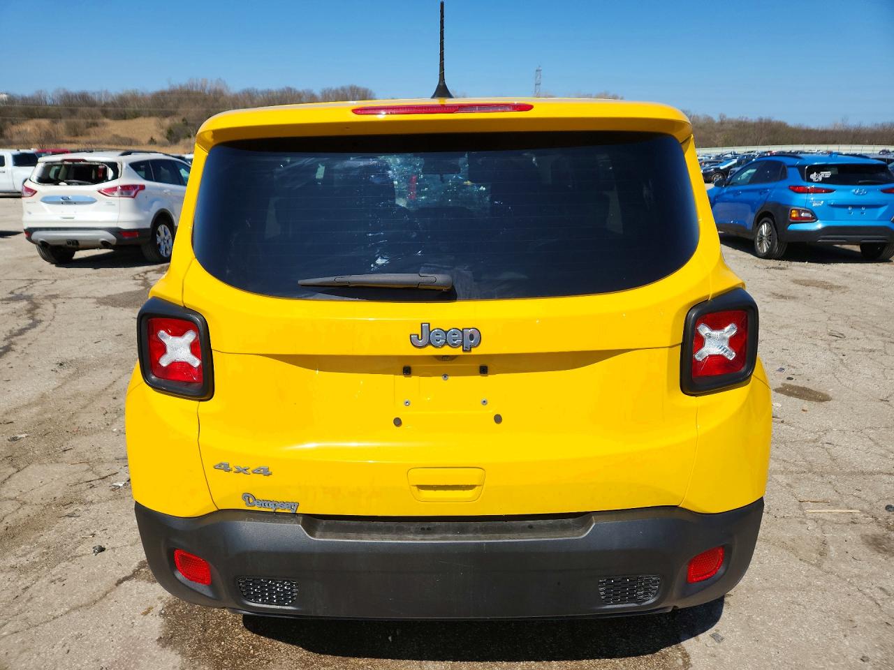 2023 Jeep Renegade Latitude Желтый vin: ZACNJDB10PPP38933