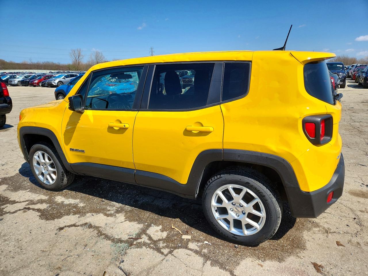 2023 Jeep Renegade Latitude Желтый vin: ZACNJDB10PPP38933
