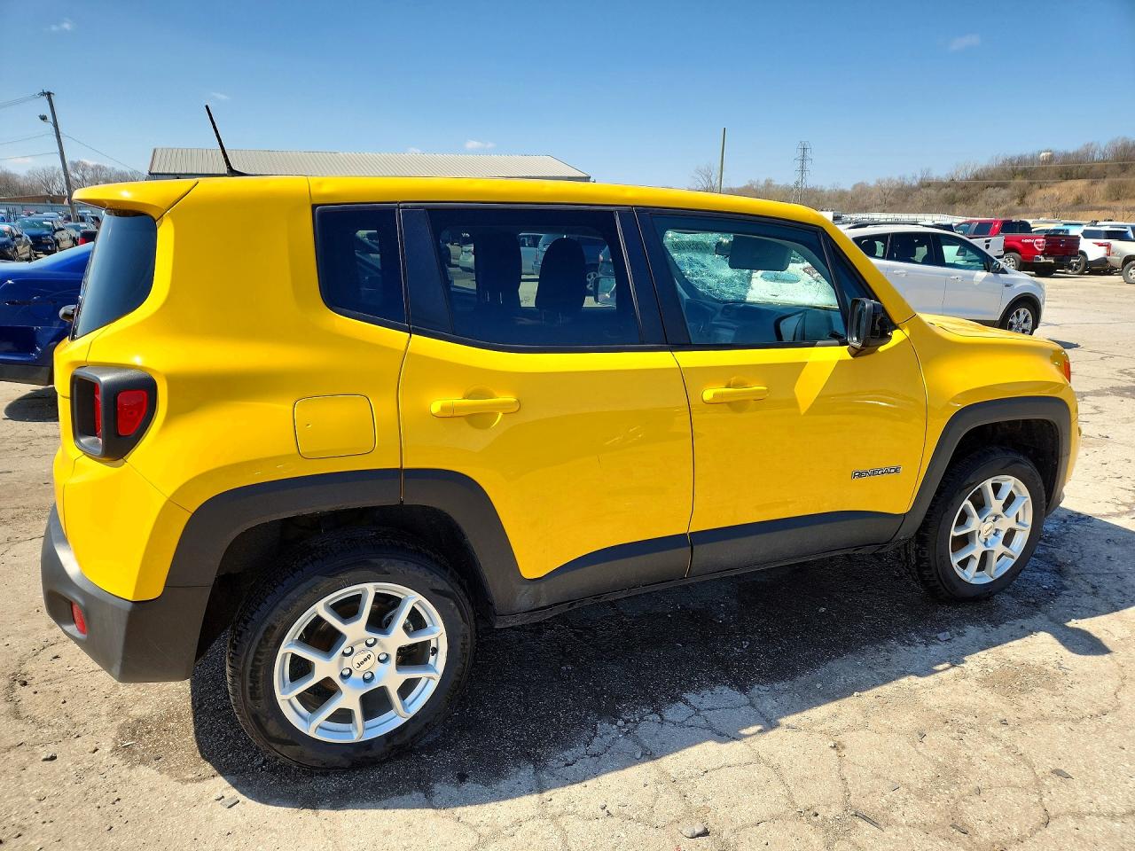 2023 Jeep Renegade Latitude Желтый vin: ZACNJDB10PPP38933