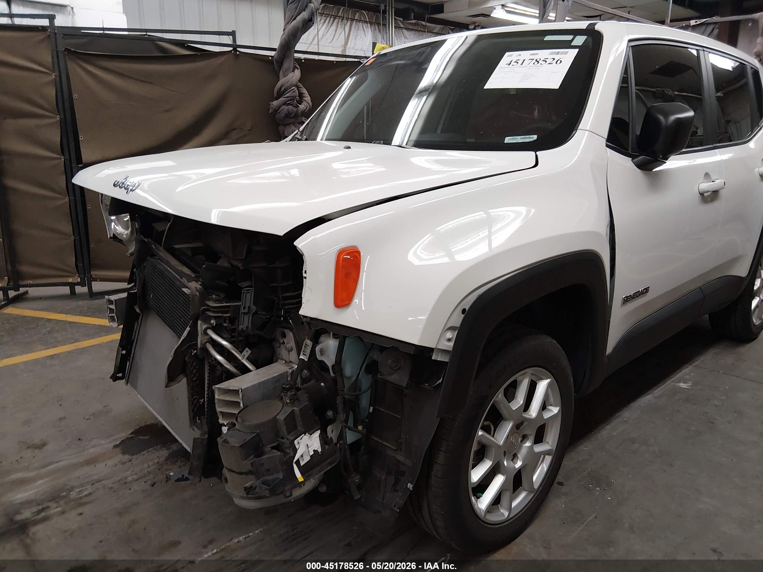 2023 Jeep Renegade Latitude 4x4 White vin: ZACNJDB11PPP13054