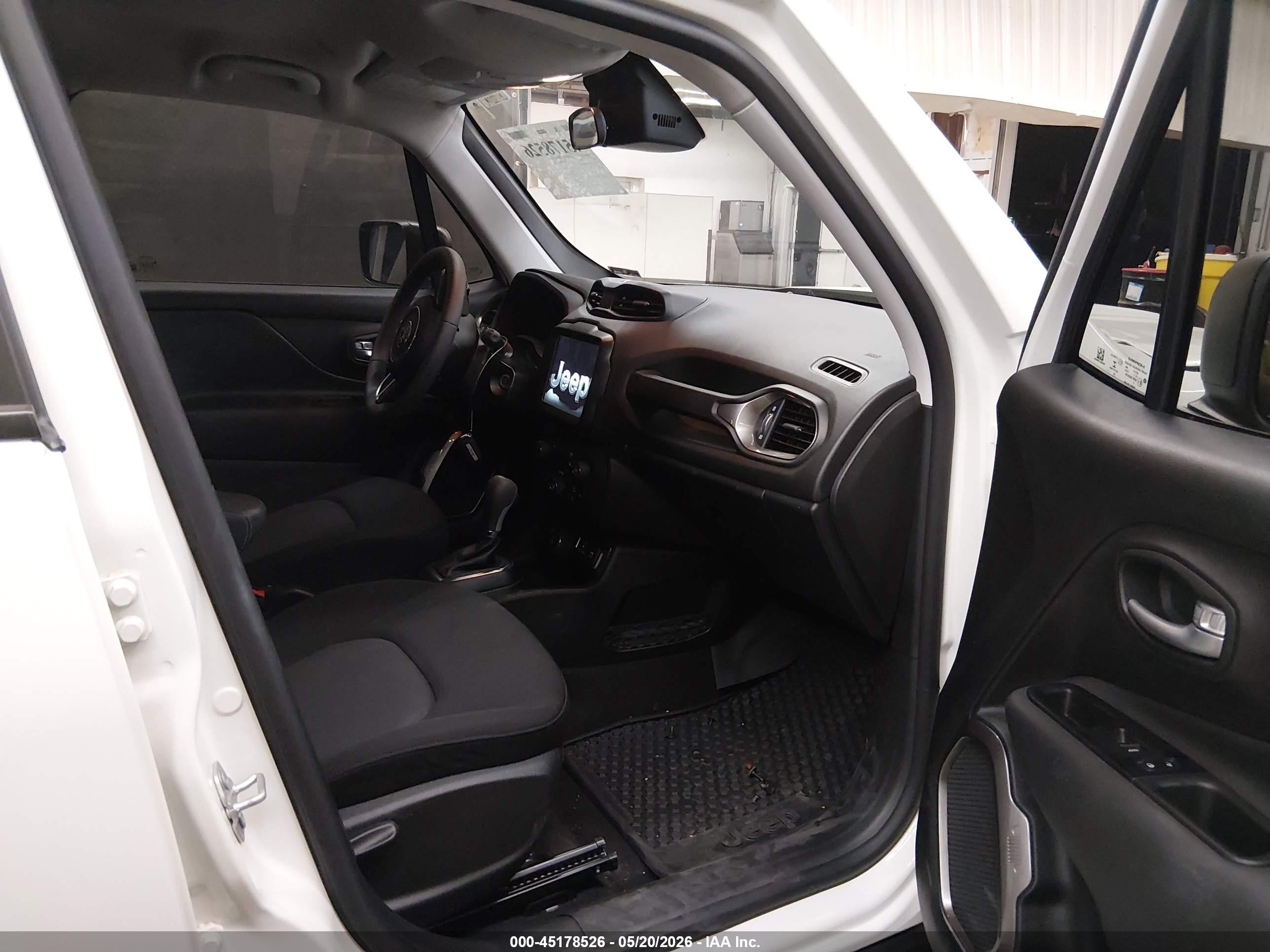 2023 Jeep Renegade Latitude 4x4 White vin: ZACNJDB11PPP13054