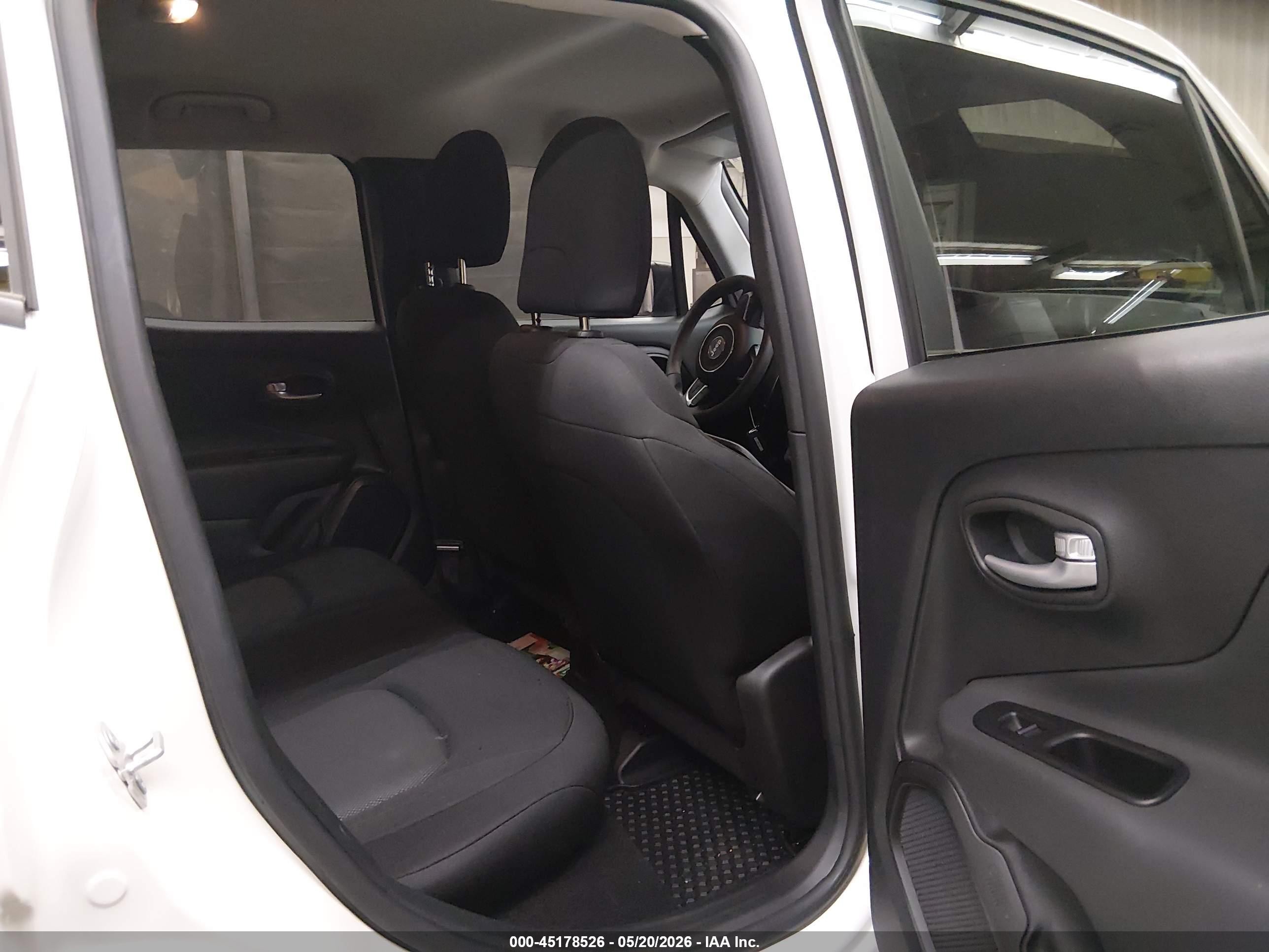 2023 Jeep Renegade Latitude 4x4 White vin: ZACNJDB11PPP13054