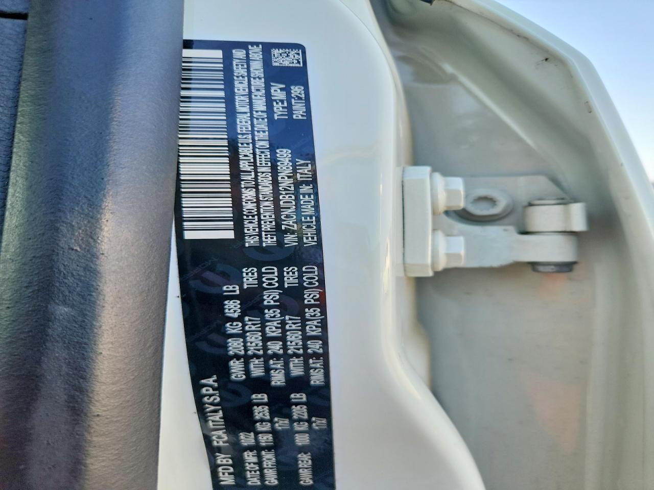 2022 Jeep Renegade Latitude White vin: ZACNJDB12NPN89499