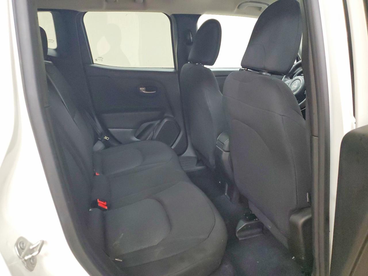 2023 Jeep Renegade Latitude White vin: ZACNJDB16PPP68101